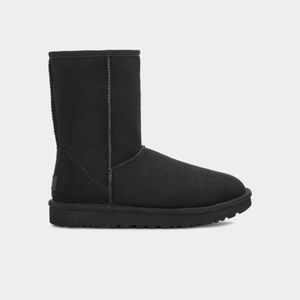 Woman Classic Ugg Boot Short In Black Size 7